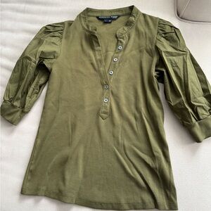 Veronica Beard Coralee Puff sleeve button front top in M